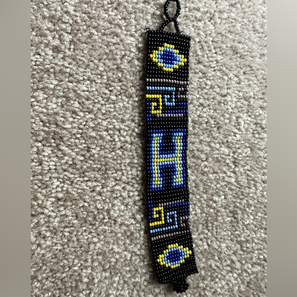 Black beaded bracelet